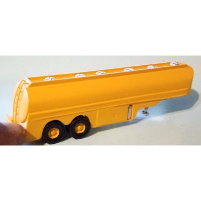 CHO2002 - citerne essence deux essieux jaune - monté ready - 1/87eme HO