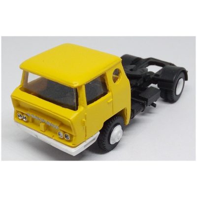 CHO3702 - Bernard TDA cabine Télévision de 1962 - tracteur - monté jaune- 1/87eme HO